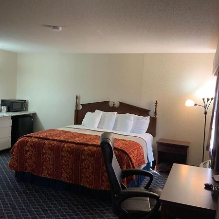 Regency Inn & Suites เวสต์สปริงฟิลด์ ภายนอก รูปภาพ