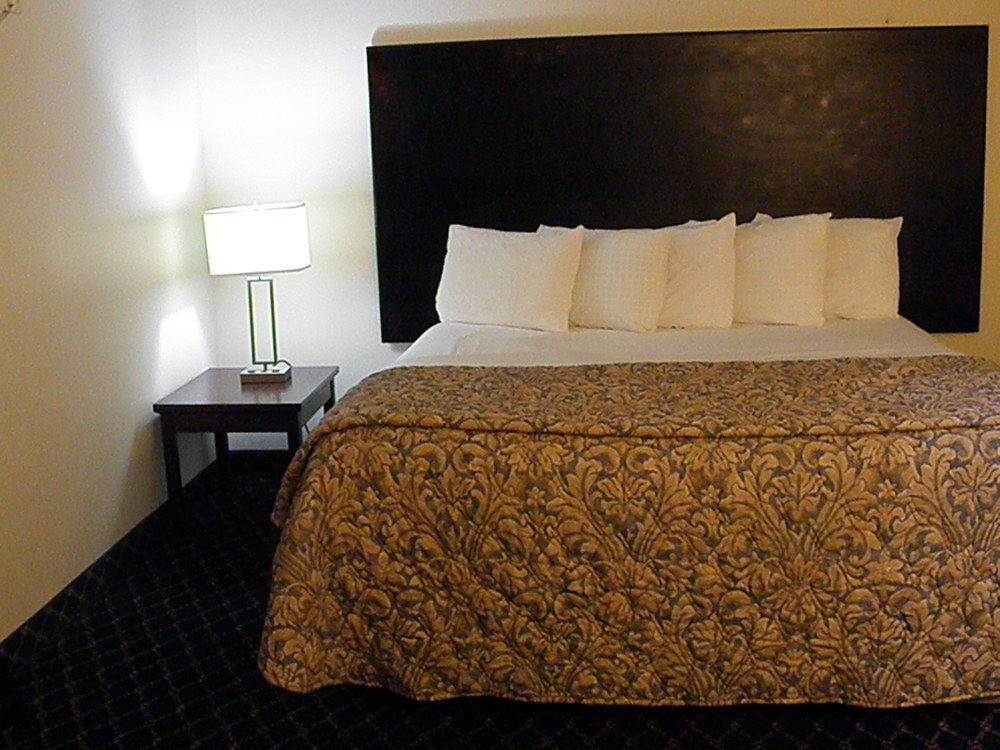 Regency Inn & Suites เวสต์สปริงฟิลด์ ภายนอก รูปภาพ
