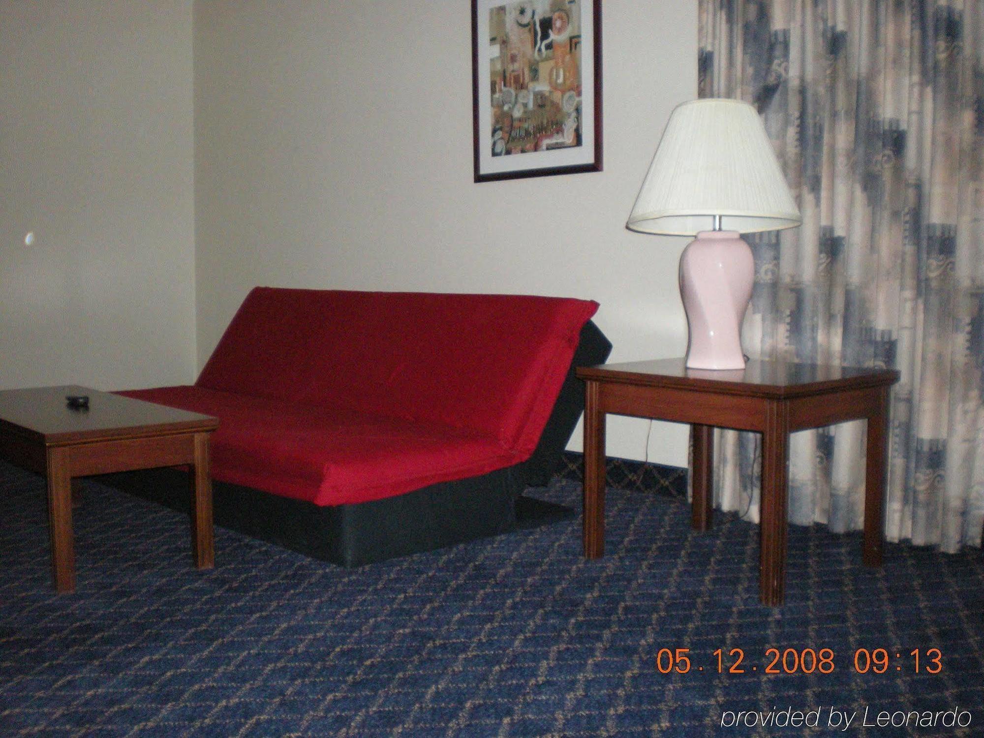 Regency Inn & Suites เวสต์สปริงฟิลด์ ภายนอก รูปภาพ